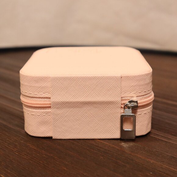 Travel Jewelry Case With Zipper Closure Compact Design Pretty U Logo Light Pink - Picture 4 of 8